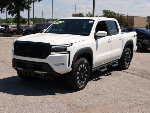 Used 2024 Nissan Frontier PRO-4X w/ Technology Package AWD/4WD image 3