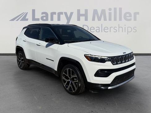 Used 2025 Jeep Compass Limited w/ Elite Group AWD/4WD image 7