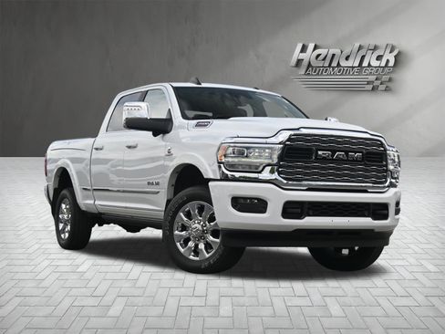 Used 2024 RAM 2500 Limited AWD/4WD image 2
