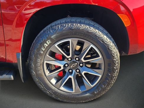 Used 2024 Chevrolet Tahoe Z71 w/ Z71 Off-Road Package image 9