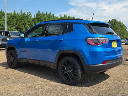 New 2026 Jeep Compass Latitude AWD/4WD image 5