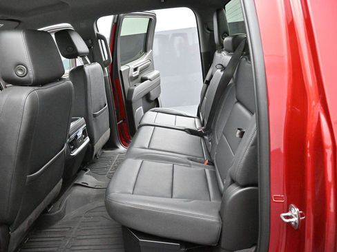 Used 2023 GMC Sierra 1500 SLT w/ SLT Convenience Package AWD/4WD image 31