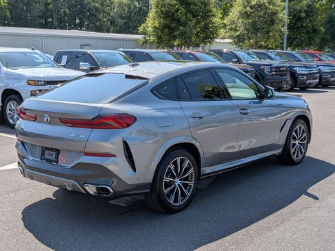 Used 2025 BMW X6 xDrive40i AWD/4WD image 3