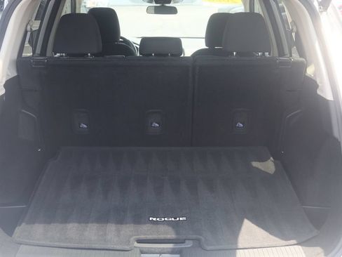 Used 2025 Nissan Rogue SV AWD/4WD image 14