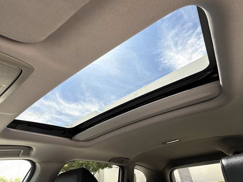 Used 2021 Honda CR-V Touring image 27