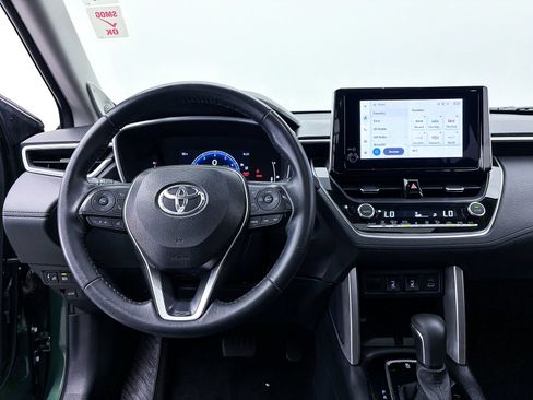 Used 2024 Toyota Corolla Cross XLE w/ Convenience Package AWD/4WD image 7