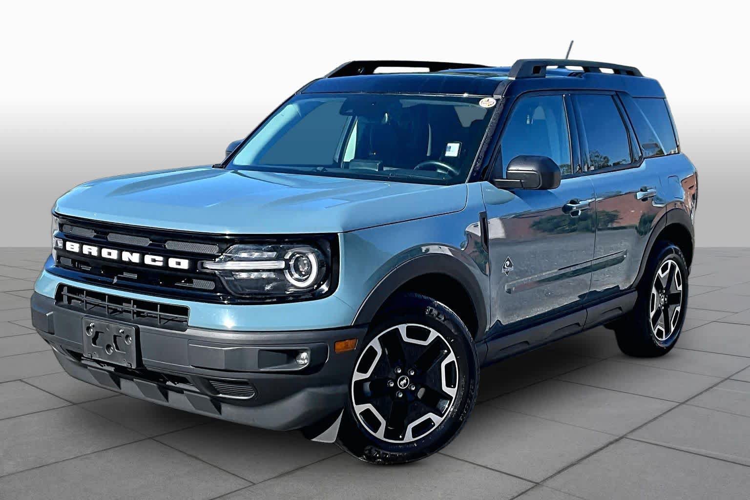 Used 2023 Ford Bronco Sport Outer Banks w/ Tech Package AWD/4WD image 1