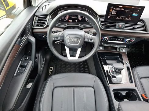 Used 2023 Audi Q5 2.0T Premium Plus w/ Premium Plus Package AWD/4WD image 11