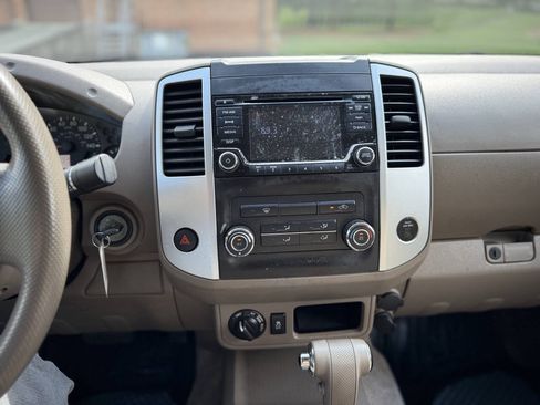 Used 2016 Nissan Frontier SV AWD/4WD image 19