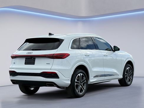 Used 2025 Audi Q5 Premium Plus w/ Premium Plus image 5