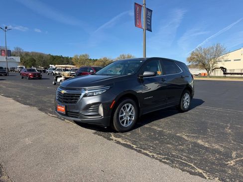 Used 2023 Chevrolet Equinox LT image 7