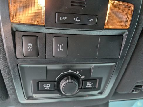 Used 2019 Toyota Tacoma TRD Off-Road AWD/4WD image 13