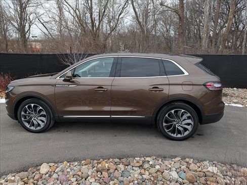 Certified 2022 Lincoln Nautilus Reserve image 2