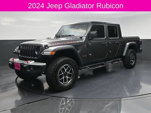 Used 2024 Jeep Gladiator Rubicon w/ Convenience Group AWD/4WD image 2