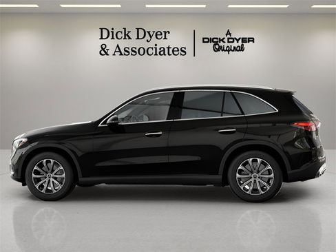 Used 2025 Mercedes-Benz GLC 300 GLC 300 image 18