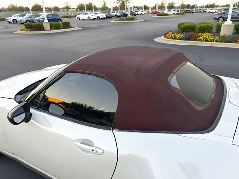 Used 2018 MAZDA MX-5 Miata Club w/ Brembo/BBS Recaro Package image 13