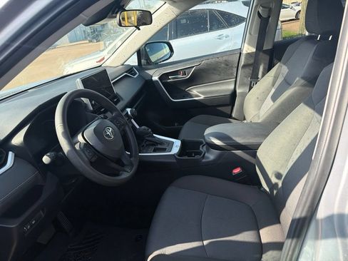 Used 2025 Toyota RAV4 XLE FWD image 2