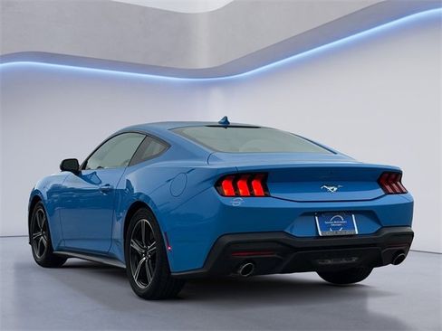 Used 2024 Ford Mustang Coupe image 6