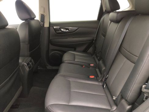 Used 2018 Nissan Rogue SL w/ Premium Package FWD image 18