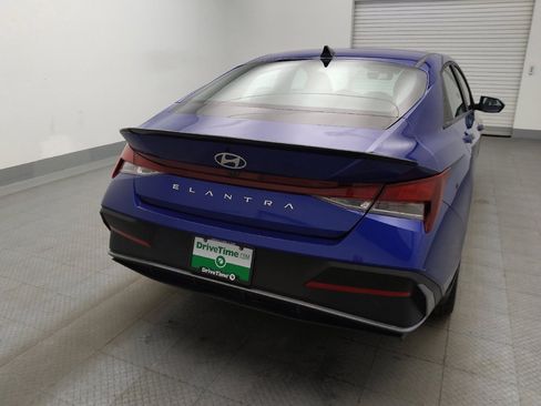 Used 2025 Hyundai Elantra Sport FWD image 7