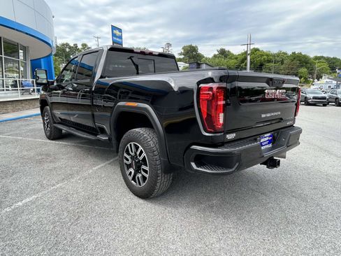 Used 2022 GMC Sierra 2500 AT4 w/ AT4 Premium Plus Package AWD/4WD image 5