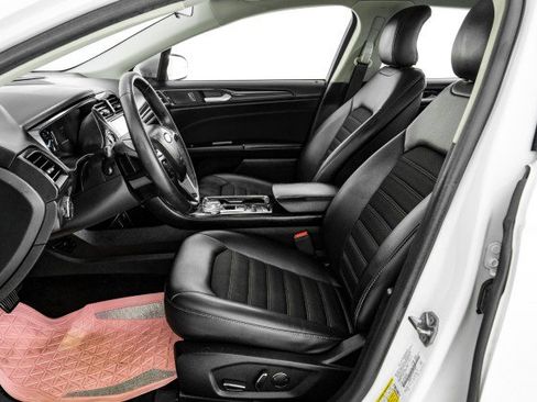 Used 2018 Ford Fusion SE w/ Equipment Group 201A FWD image 27