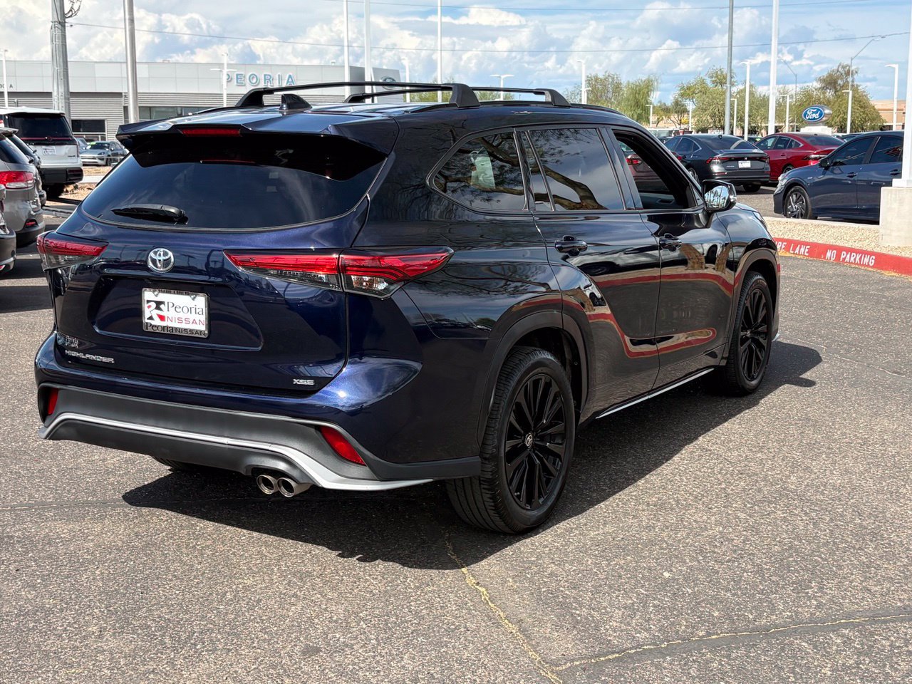 Used 2023 Toyota Highlander XSE FWD image 6