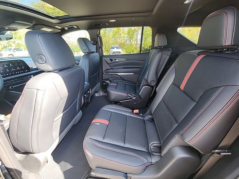 New 2026 Chevrolet Traverse RS image 28