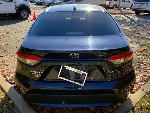 Used 2022 Toyota Corolla LE image 30