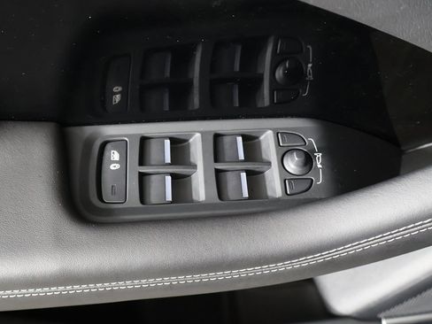 Used 2023 Jaguar I-PACE HSE image 38