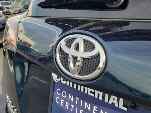 Used 2018 Toyota RAV4 XLE AWD/4WD image 7