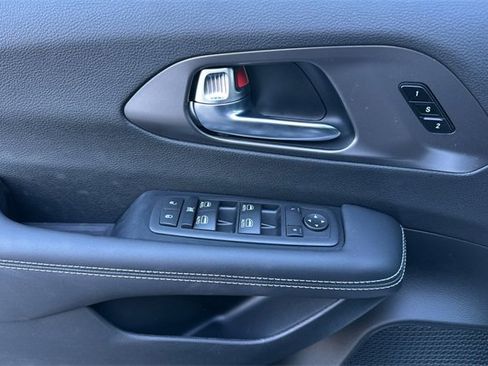 New 2026 Chrysler Pacifica Select w/ S Appearance Package image 10