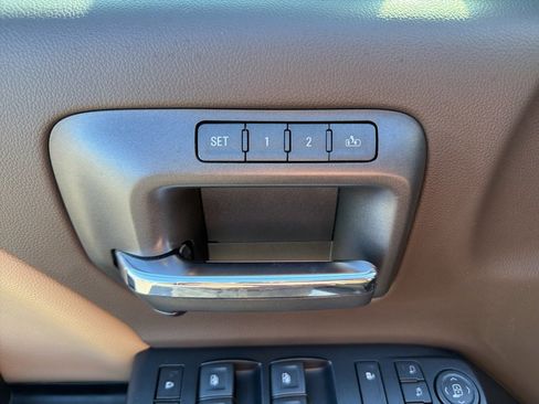 Used 2018 GMC Sierra 3500 Denali w/ Duramax Plus Package image 33