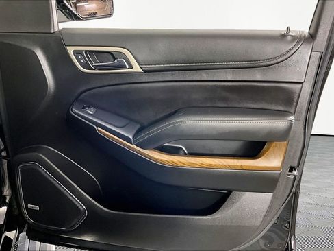 Certified 2019 GMC Yukon Denali w/ Denali Ultimate Package AWD/4WD image 28