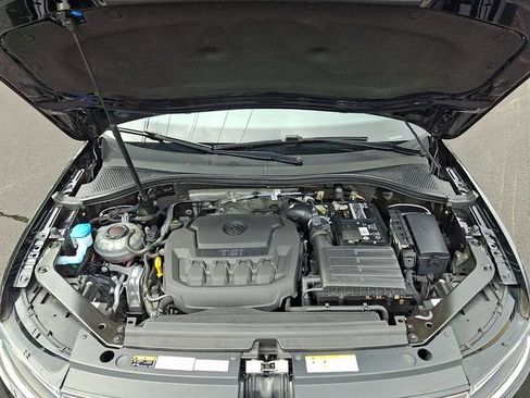Used 2022 Volkswagen Tiguan SE AWD/4WD image 27
