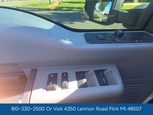Used 2015 Ford F250 XLT w/ XLT Premium Package AWD/4WD image 14
