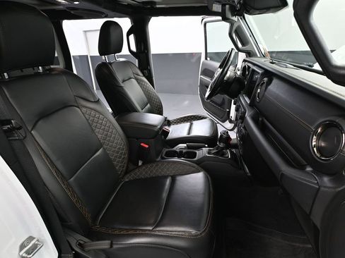 Used 2021 Jeep Wrangler Unlimited Sahara image 45