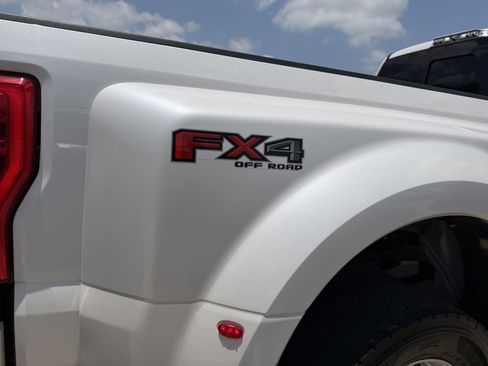 Used 2019 Ford F450 Platinum w/ Platinum Ultimate Package AWD/4WD image 39