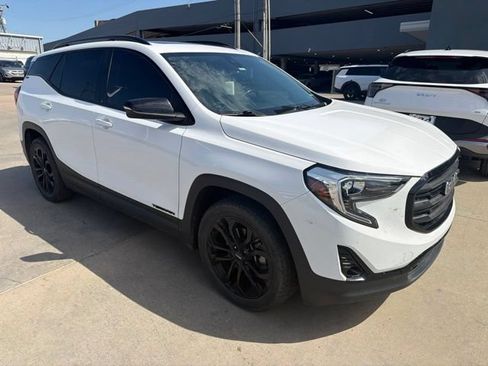 Used 2020 GMC Terrain SLT w/ Preferred Package FWD image 3