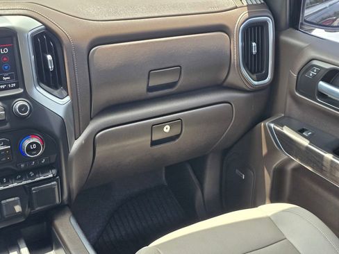 Used 2021 Chevrolet Silverado 1500 LTZ AWD/4WD image 18