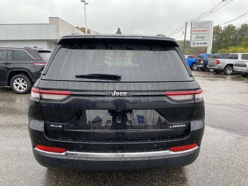 Used 2023 Jeep Grand Cherokee Laredo image 4