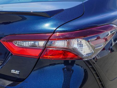 Used 2021 Toyota Camry SE w/ Carpet Mat Package (TMS) FWD image 8