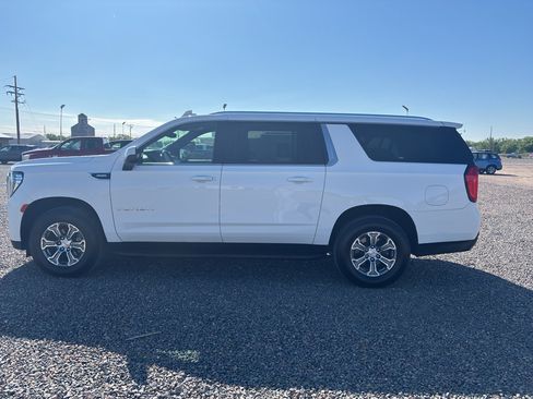 Used 2021 GMC Yukon XL SLE AWD/4WD image 8