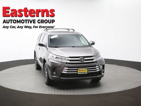 Used 2019 Toyota Highlander XLE AWD/4WD image 55