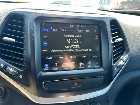 Used 2014 Jeep Cherokee Trailhawk AWD/4WD image 12