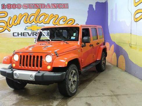 Used 2015 Jeep Wrangler Unlimited Sahara w/ Dual Top Group AWD/4WD image 7