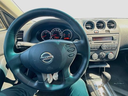 Used 2011 Nissan Altima 2.5 S FWD image 14