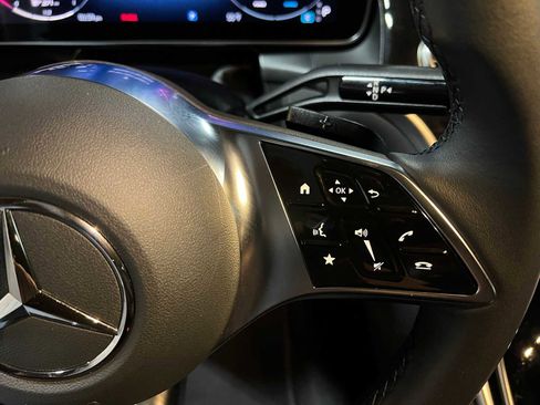 Used 2025 Mercedes-Benz GLC 300 4MATIC image 28