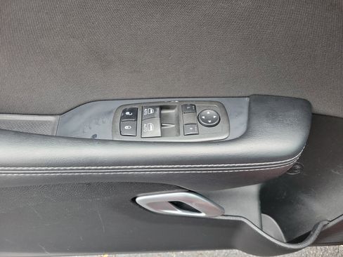 Used 2022 Dodge Challenger GT image 8