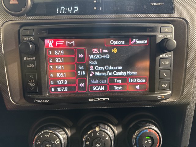 Used 2015 Scion tC FWD image 29